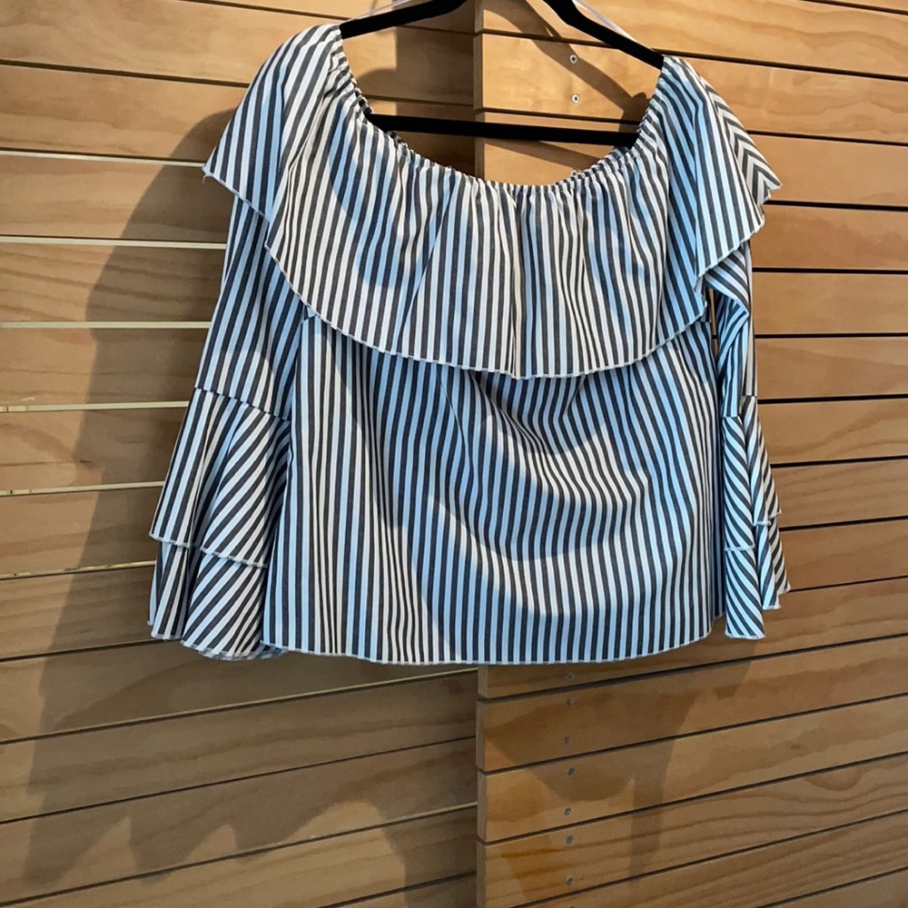 Off shoulder long sleeve stripe top